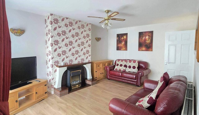 Sleeps 6 - St Helens - 50 mins to Peak District