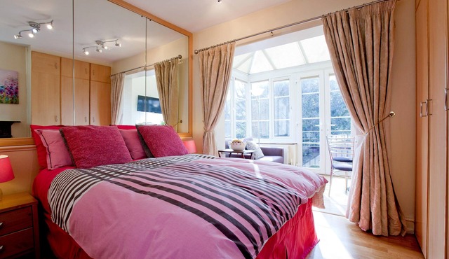 Small Luxury Apartment, Central London