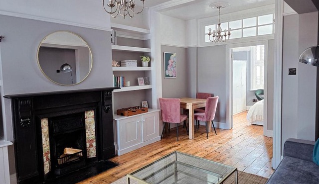 Smugglers Retreat - Sea Views & Garden, Rottingdean