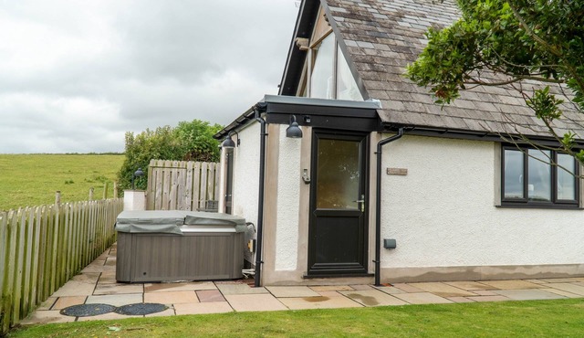 Snowdrop Cottage - Single level property with Hot Tub.