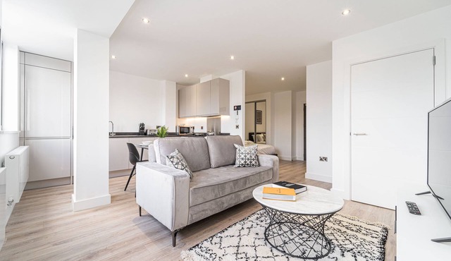 Solihull Studio | Parking WiFi NEC BHX