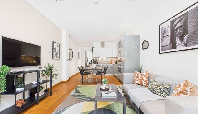 Sophisticated & Modern Camden Town Apartment