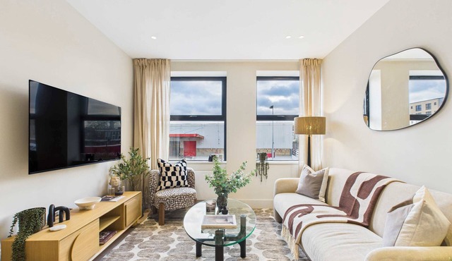 Sophisticated St Pancras Apartment