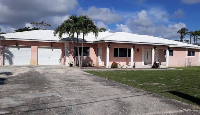 Space for the family, 4 bedroom private home.