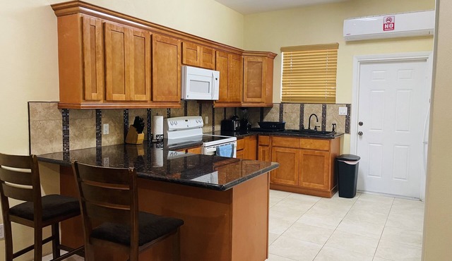 Spacious 2 Bed, 2 Bath just off West Bay Street