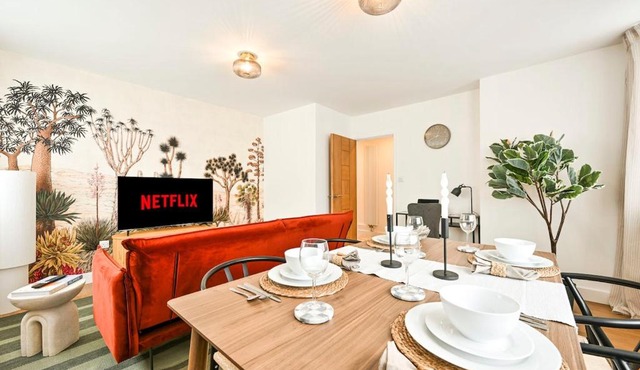 Spacious 2-Bed Clerkenwell Flat with Terrace