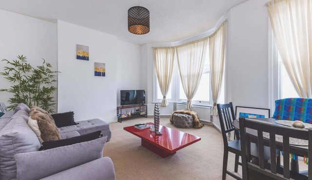Spacious 2-bed apartment in Kensal Green