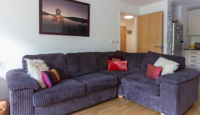 Spacious 2BR Flat | Near Camden & Kings Cross Tube - Pass the Keys