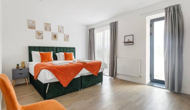 Spacious 3-Bed Home Near ExCeL London