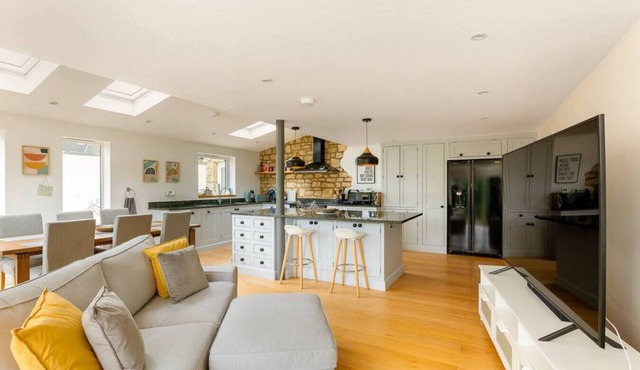 Spacious 3 Bed House with Large Garden in Aynho