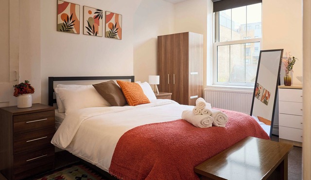 Spacious 3-Bedroom Apartment Near King’s Cross & Camden Town.