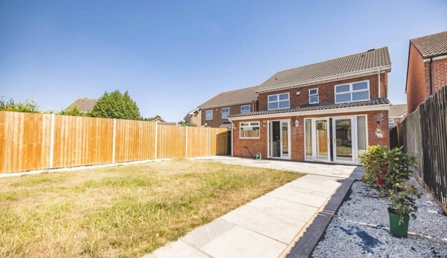 Spacious 3 Bedroom Home|Great for Families!