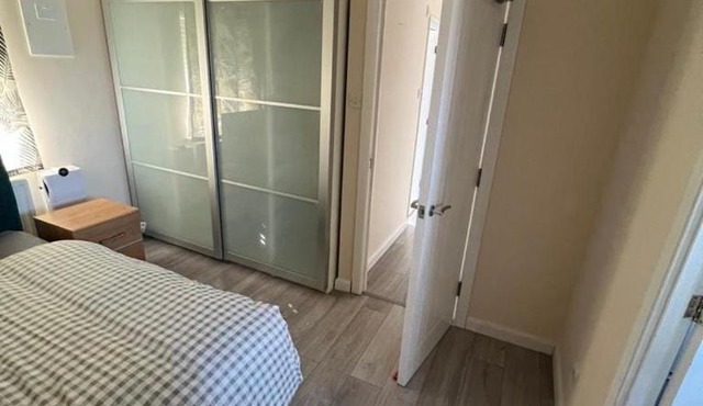 Spacious 3 bedroom house close to local amenities in Thamesmead