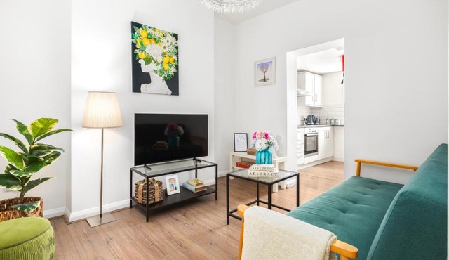 Spacious 5 Bedroom Apartment in Camden Town