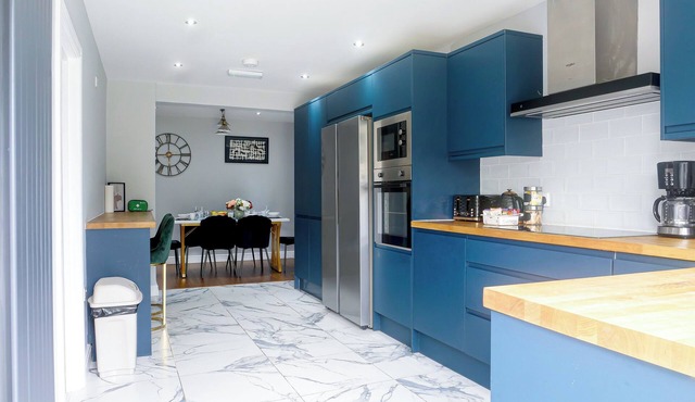 Spacious 6 Bedroom House in Bexleyheath