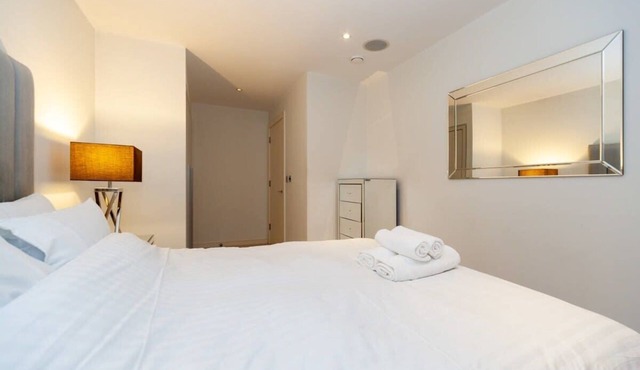 Spacious and Modern 1 Bedroom Apartment in Chelsea
