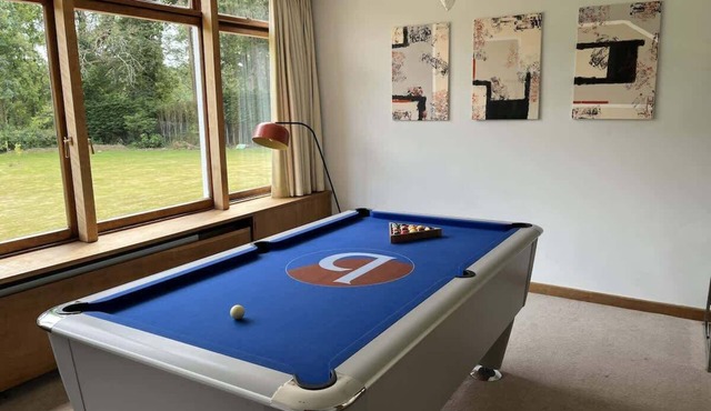 Spacious and stylish, games room with huge garden