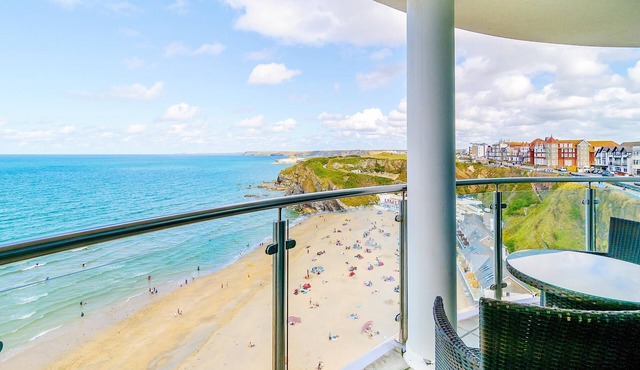 Spacious apartment, breathtaking sea views, private secure parking.