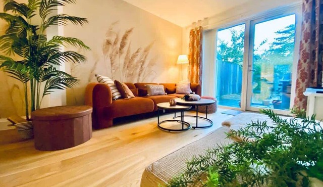 Spacious Autumn House 62 Clay - 7 Guests & Parking