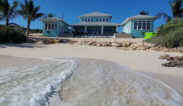 SPACIOUS BEACHFRONT HOME! A vacation to treasure! Sandy beach, pool, hot tub.