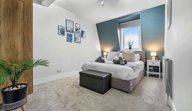 Spacious Condo w/City View & Free Parking