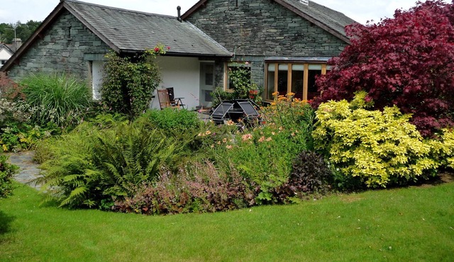 Spacious, Easy Walk to Windermere or Bowness, Large Garden, Off Street Parking