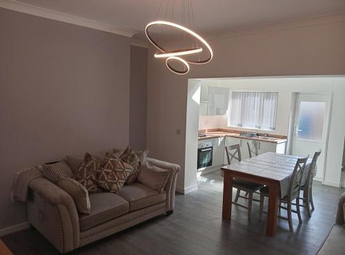 Spacious full House Near Manchester & Liverpool