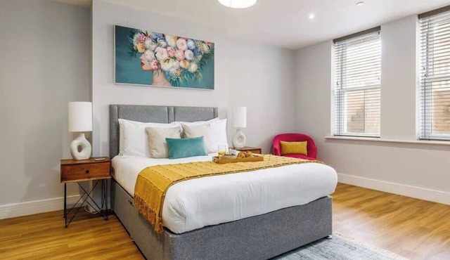 Spacious Garden, 2-Bed Apt w/Free Gym & Parking