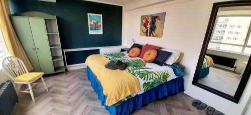 Spacious King Room near Victoria - Zone 1