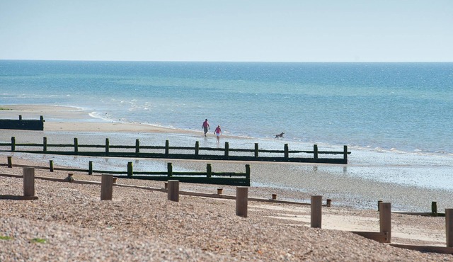 Spacious New England-style beachside house, sea views, hot tub, driftwood fire