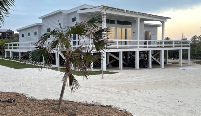 Spacious Ocean Front Home! Amazing Views!
