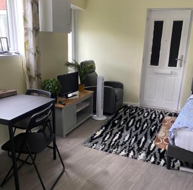 Spacious one bedroom Self Contain with toilet and bath