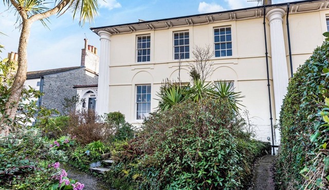 Spacious self contained historical apartment in a central and level location