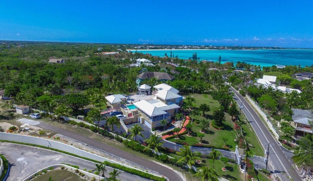 Spectacular luxury estate in paradise