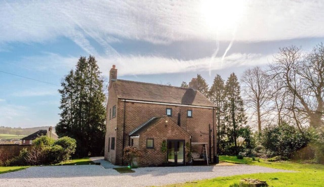 Springfield House - on half an acre!