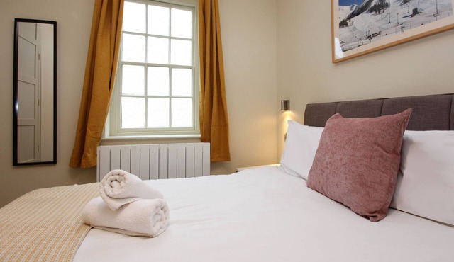 St John’s Hill - 2 Bedroom Apartment
