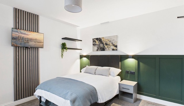 Stanhope Road Four Bedroom Home with En Suites