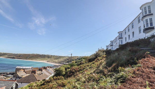 STARFISH, pet friendly, country holiday cottage in Sennen Cove