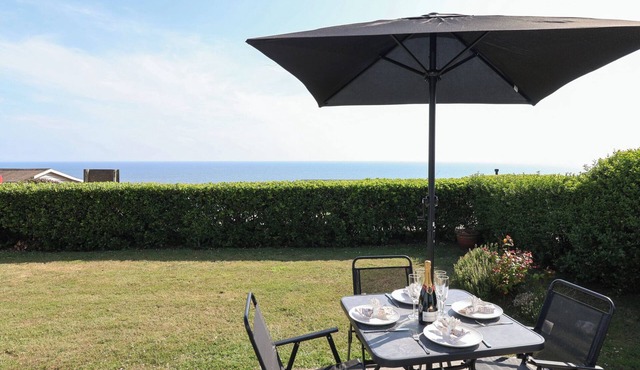 STELLA MARIS, family friendly, country holiday cottage in Cawsand