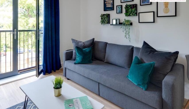 Stevenage Luxury 1Bed Apartment - Sleeps 4-WIFI-Free Parking- By JM Short Lets & Serviced Accommodation
