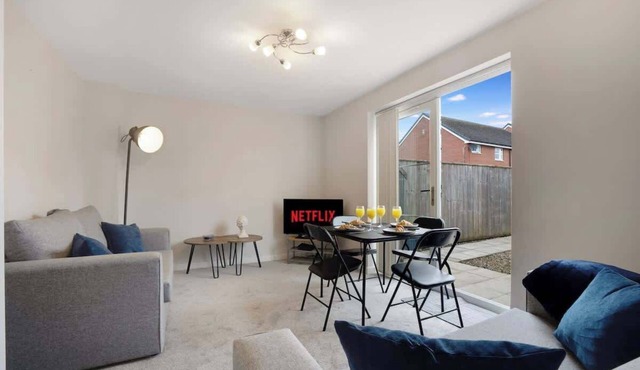 Stockton 2BR Retreat | Sleeps 6 | Stay With Us