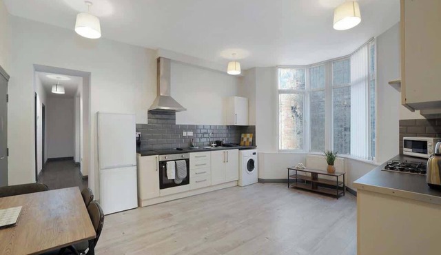 Stockton 5BR for Contractors with Free Parking