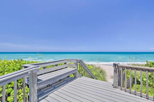 Stuart Condo at Beachfront Resort w/Ocean Views in Stuart