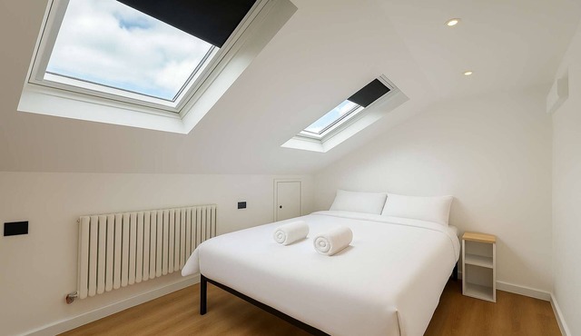 Studio Flat with Private Bathroom & Kitchenette