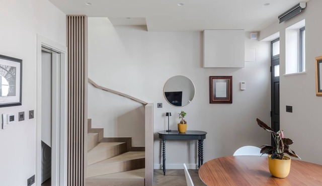 Stunning 2-Bed Mews House w/AC near Regent's Park