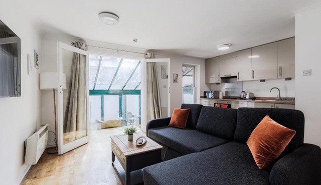 Stunning 2 Bedroom Flat near Marble Arch and Hyde Park