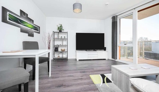 Stunning 2BR flat with balcony