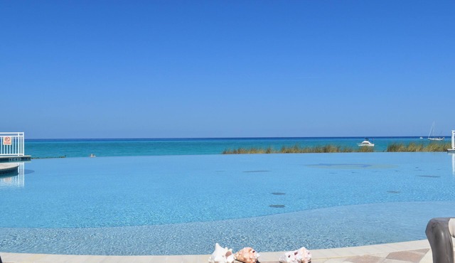 Stunning 3 BR Oceanfront Townhouse in Bimini Sands w/Free Wifi