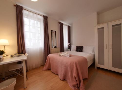 STUNNING -3 Double Bedroom Entire Flat in Heart of London