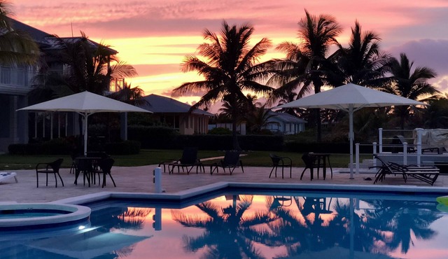 Stunning 4 bedroom Beachfront Villa! Infinity pool & hot tub.